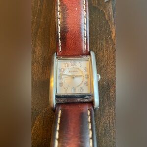 Vintage Fossil F2 Women’s Watch-Rectangular Tank & Leather Strap (+ 2 Batteries)